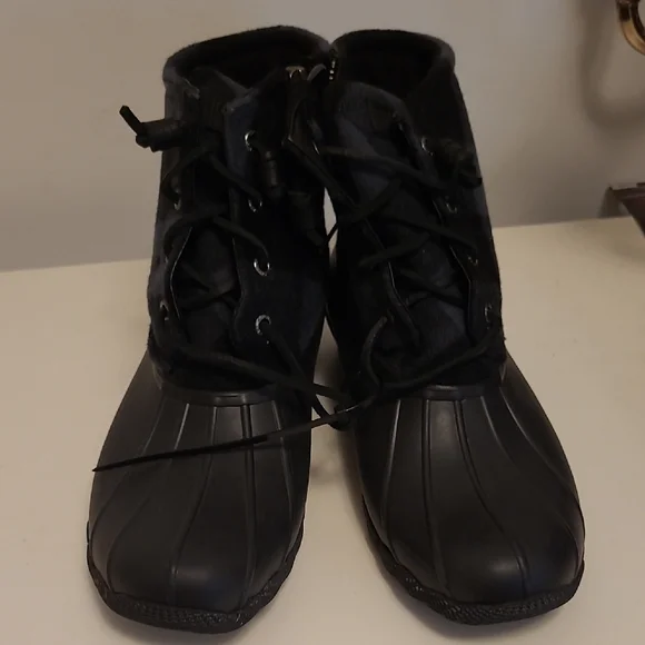 Sperry Women's Black and Gray Plaid Winter Boots - Picture 6 of 9